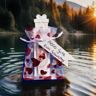 Hier die Gelegenheit, ein kleines, süß und niedlich verpacktes Mitbringsel zum Geburtstag zu verschenken  Geschenk mit einer Kinderschoki und Herztäschchen