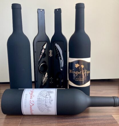 Weinset - Sommelier - Korkenzieher, Flaschenöffner... verpackt in Form einer Weinflasche – Bild 11