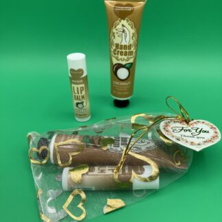 Kleines Dankeschön mit einer Handcreme und Lippenbalsam verpackt - Kokosnuss