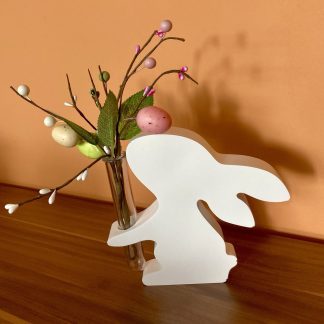 Hase mit Vase